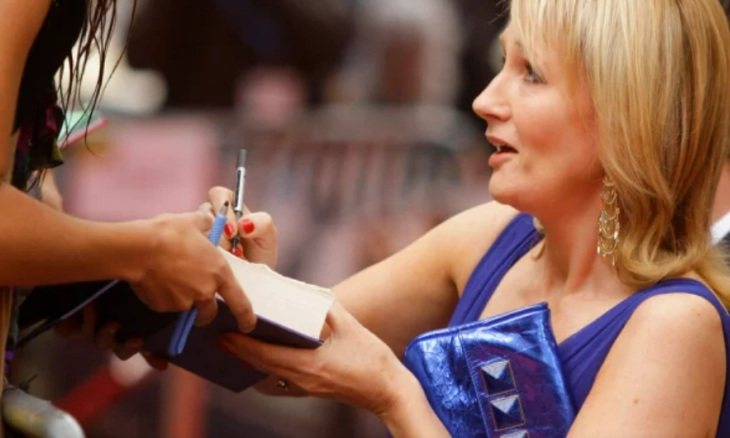 J.K. Rowling Balas Komentar Vladimir Putin Tentang Pembatalan Budaya di Rusia