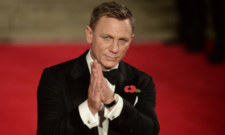 Daniel Craig Batalkan 2 Pertunjukan Macbeth Gegara Positif COVID-19
