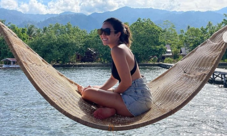 Gisella Anastasia Unggah Slide Foto Baru, Netizen Salfok: Slide ke 3 Jadi Inget Hehe 