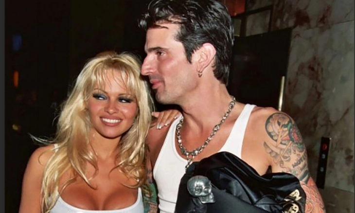 Lily James dan Sebastian Stan Pemeran Pam & Tommy Bahas Detail Adegan Seks Hulu