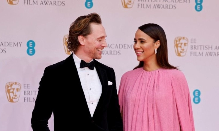 Bintang Loki Tom Hiddleston Bertunangan dengan Zawe Ashton