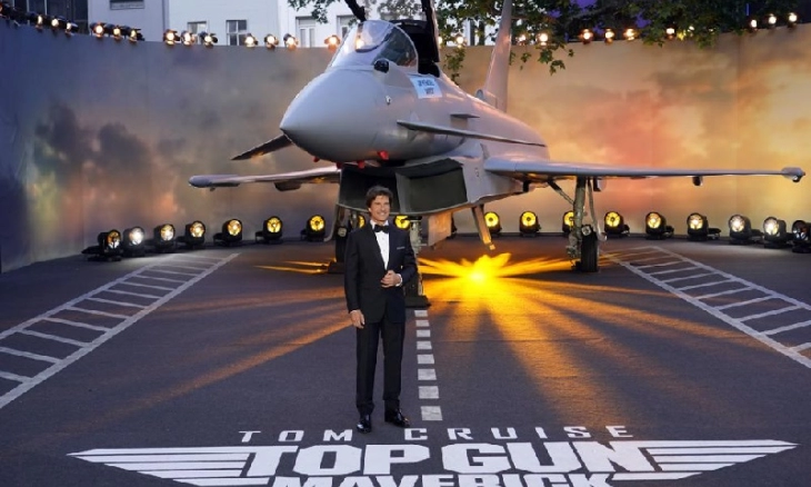 Tom Cruise Hidupkan Festival Film Cannes dengan Jet "Top Gun: Maverick"