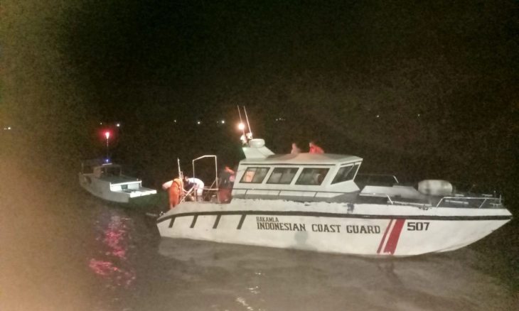Bakamla RI Evakuasi Longboat di Perairan Tanjung Tamedan 