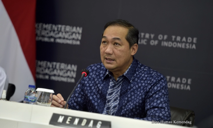 Produksi Kain Tenun Gerakkan Perekonomi Daerah