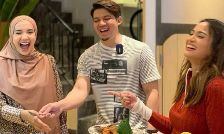 Momen Acha Septriasa Berkunjung ke Rumah Irwansyah dan Zaskia Sungkar