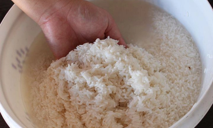 Air Beras Untuk Atasi Rambut Rontok