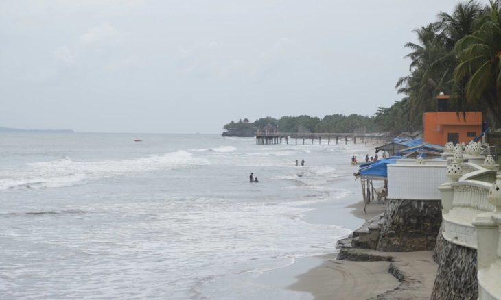 Pantai Anyer Aman jangan Termakan Hoaks