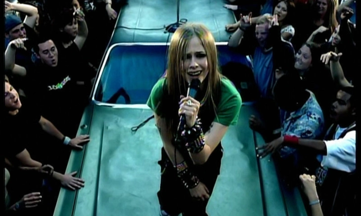 Avril Lavigne Ingin Mengubah Lagu Sk8er Boi ke Film Layar Lebar