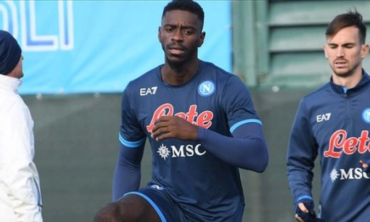 Rivalitas Gerrard dan MU Penyebab Axel Tuanzebe Hengkang?