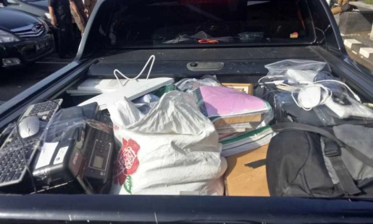 Sejumlah Barang Bukti dari Kantor Pusat Khilafatul Muslimin di Lampung