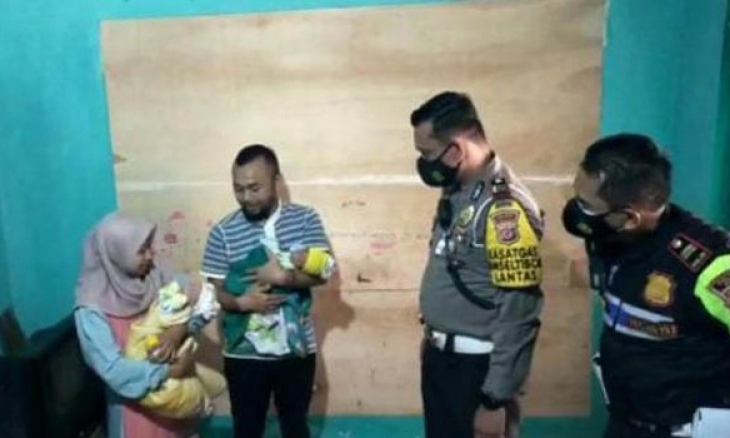 Keluarga Bayi Kembar Tiga Mendapat  Bantuan dari Kepolisian