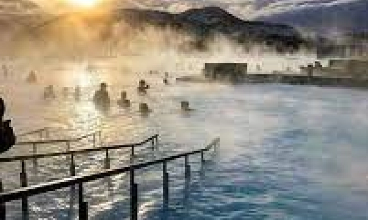 Nikmati Sensasi Kehangatan Berendam di Geothermal Spa Blue Lagoon