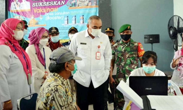 Bupati Tangerang Targetkan 105 Ribu Lansia Dapat Vaksinasi Booster