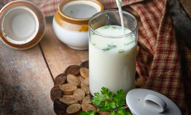 Alasan Anda Harus Minum Buttermilk untuk Kesehatan