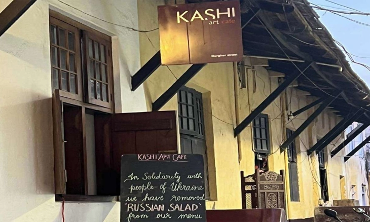 Kafe di Kerala Ukraina Hapus Menu Salad Rusia