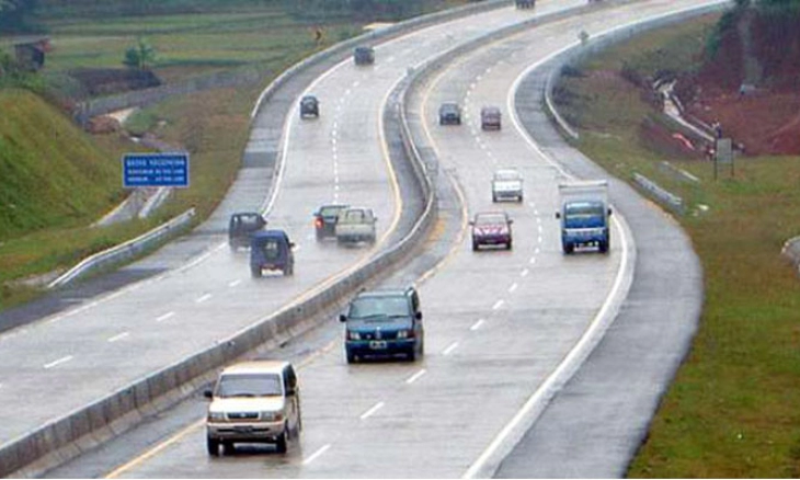 Mulai Besok, Sebagian Lajur Tol Cipularang Tak Dapat Dilintasi karena Ada Perbaikan Jalan