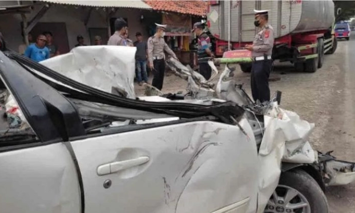 Kecelakaan di Jalan Pantura Cirebon, Enam Tewas
