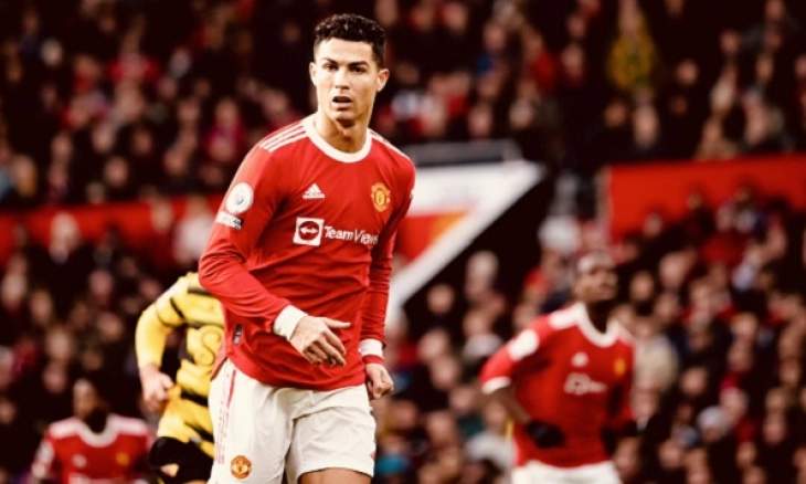 Waduh, Legenda Chelsea Minta Ronaldo Gantung Sepatu