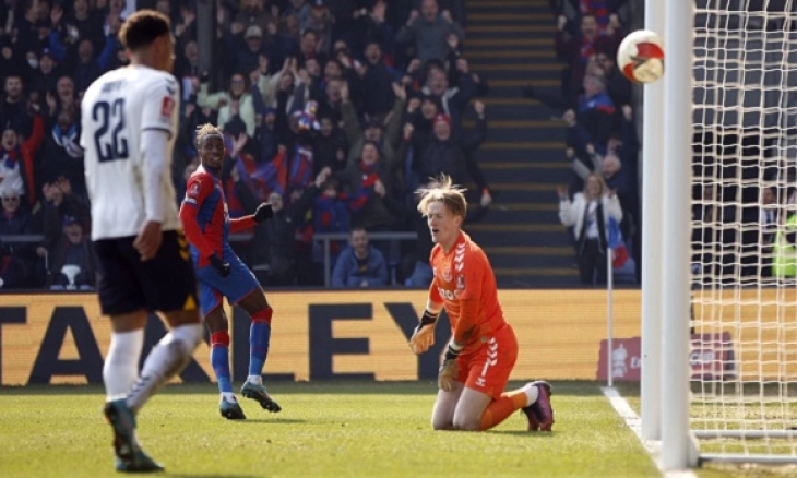 Cukur Everton, The Eagles ke Semifinal Piala FA