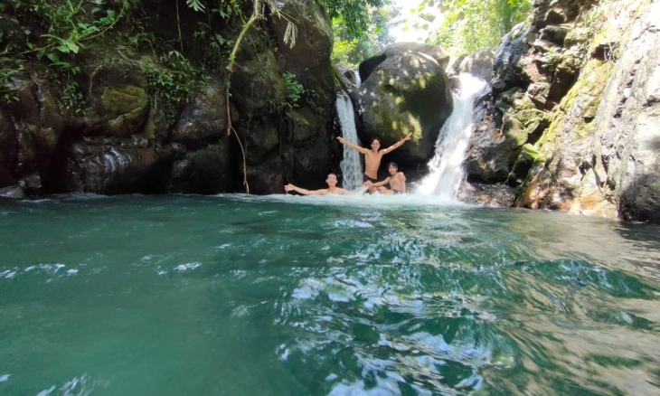 Hijaunya Air Curug Putri Kencana 