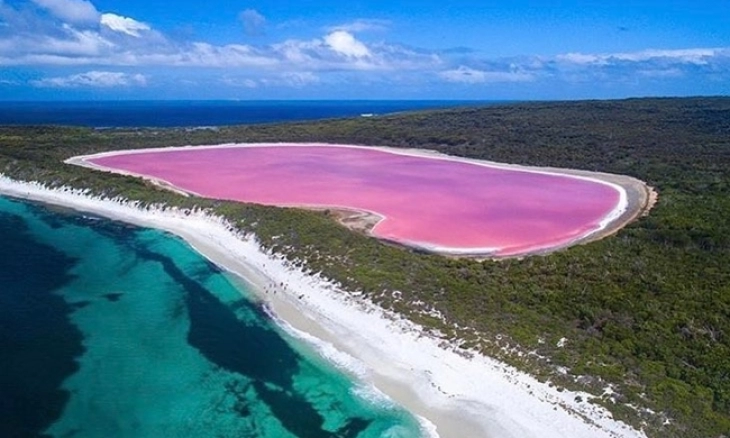 Pinknya Danau Hillier Australia Bikin Gemes