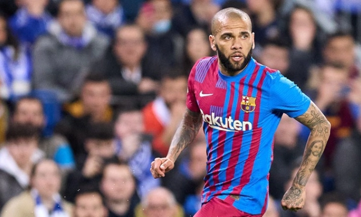 Nasib Dani Alves di Barca Belum Jelas