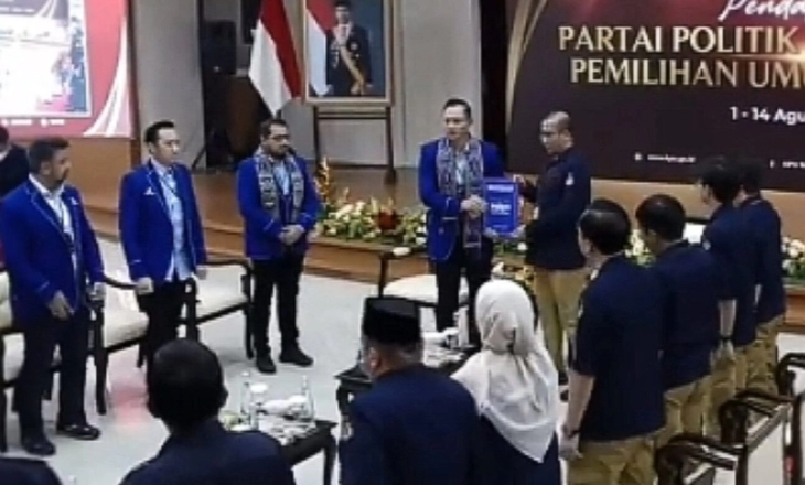 Dokumen Pendaftaran Partai Demokrat sebagai Peserta Pemilu Lengkap