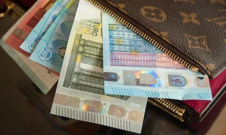 Jangan Lupa Packing Dompet Saat Traveling