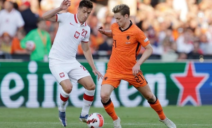 Ten Hag Turun Tangan Bujuk de Jong Pindah ke MU