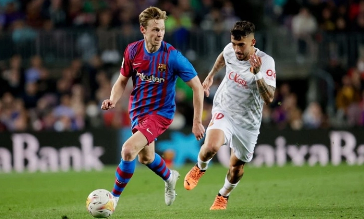 Man City Telikung MU dalam Perebutan Frenkie de Jong?