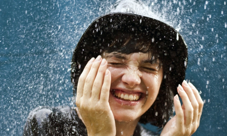 Cara Mudah Mendapatkan Kulit Glowing di Musim Hujan