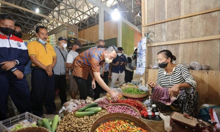 Pedagang Jangan Timbun Bahan Pokok yang Dibutuhkan Masyarakat