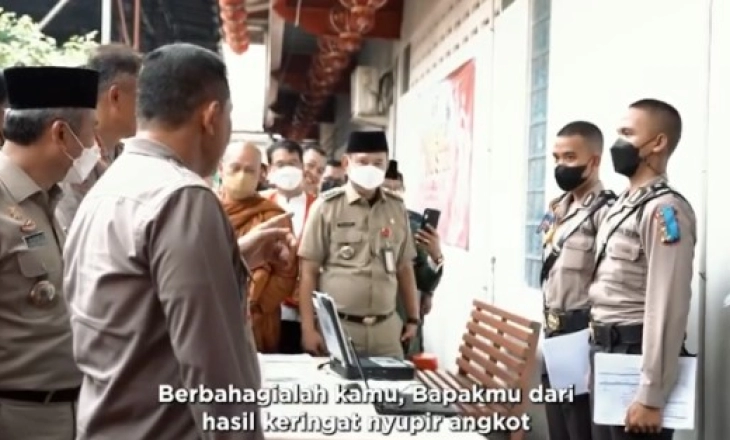 Viral Anak Sopir Angkot Depok Berhasil jadi Polisi