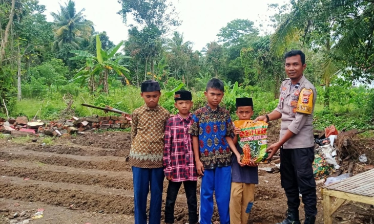 Lahan Kosong Pondok Pesantren Yayasan Ansharus Sunnah Disulap Bhabinkamtibmas jadi Perkebunan Jagung