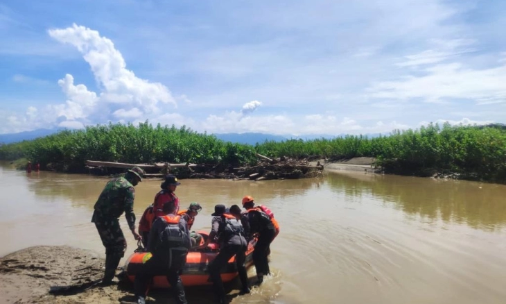 Polda Gorontalo Berhasil Menemukan Korban Banjir di Sungai Tinelo