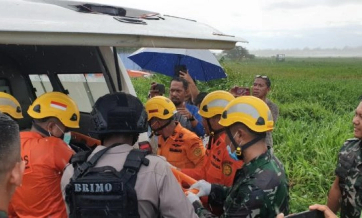 Tim SAR Gabungan  Temukan Satu Korban Insiden Hard Landing Helicopter PK-DAR di Distrik Jila Mimika