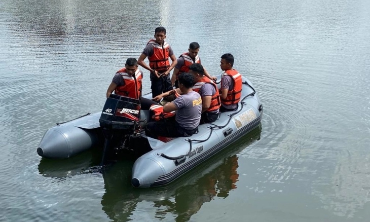 Ditsamapta Polda Banten Melakukan Pengecekan dan Perawatan Peralatan SAR