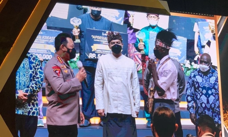 Kapolri Janjikan kepada Juara 1 Lomba Menulis 