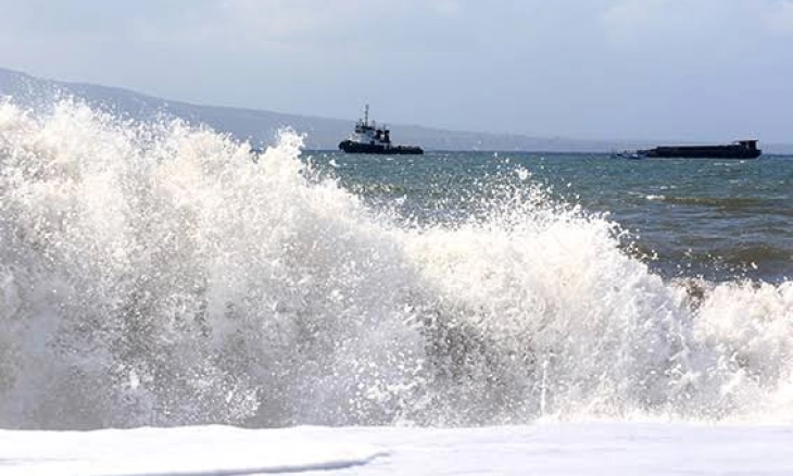 BMKG Keluarkan Peringatan Dini Gelombang Tinggi
