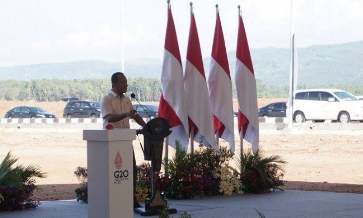 Menteri Bahlil Resmikan Proyek Pabrik Keramik Rp1,5 Triliun Milik Investor Indonesia