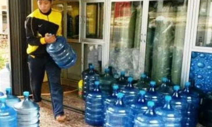 DPR Desak BPOM Tinjau Ulang Aturan Labelisasi Galon Air