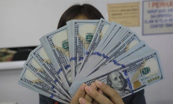 Amerika Serikat di Ambang Resesi, Dolar Ambruk Bertubi-tubi