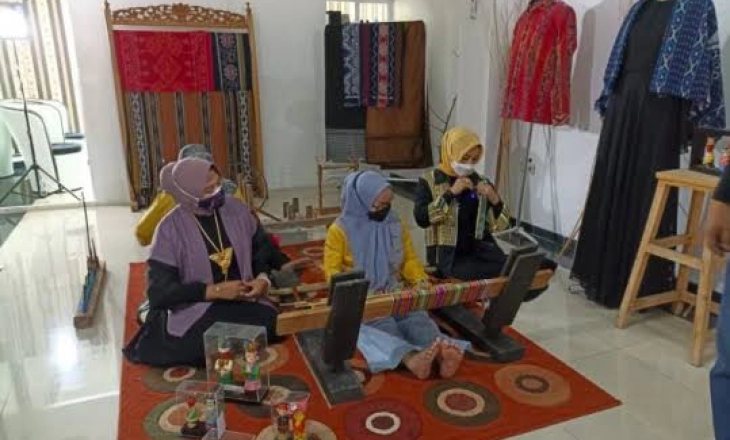 Horee...Kain Gringsing Bali Suvenir KTT G20 Sudah Rampung