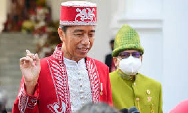 Hitung Kancing Jokowi Pilih Naikan Harga BBM atau Tunda IKN