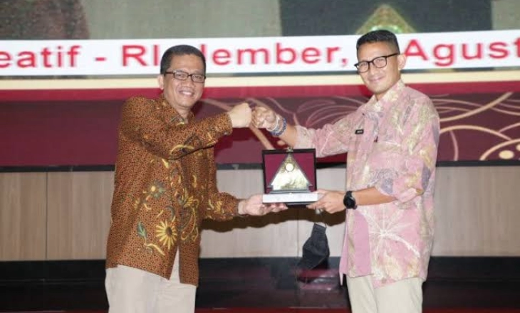 Menteri Sandi Tantang Mahasiswa Unej Kembangkan Ekraf   