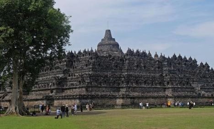 PT TWC Usulkan Pengunjung Gratis Naik Borobudur 