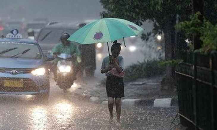 Jakarta Selatan, Barat dan Timur Hujan Ringan pada Siang Hari Ini