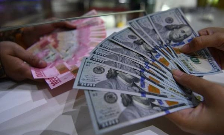 Rupiah Tembus Rp15.000/US$, Ekonom Senior: Hati-hati...