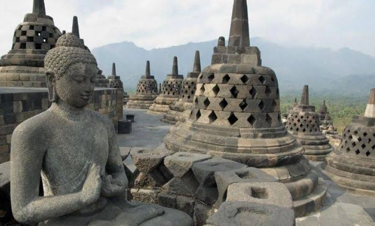 Harga Tiket Borobudur Rp750 Ribu, Menko Luhut Klaim Ada Studinya 