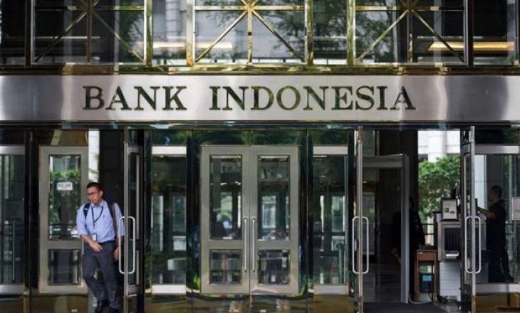 Waktunya BI Kerek Suku Bunga untuk Tahan Dana Asing Terbang